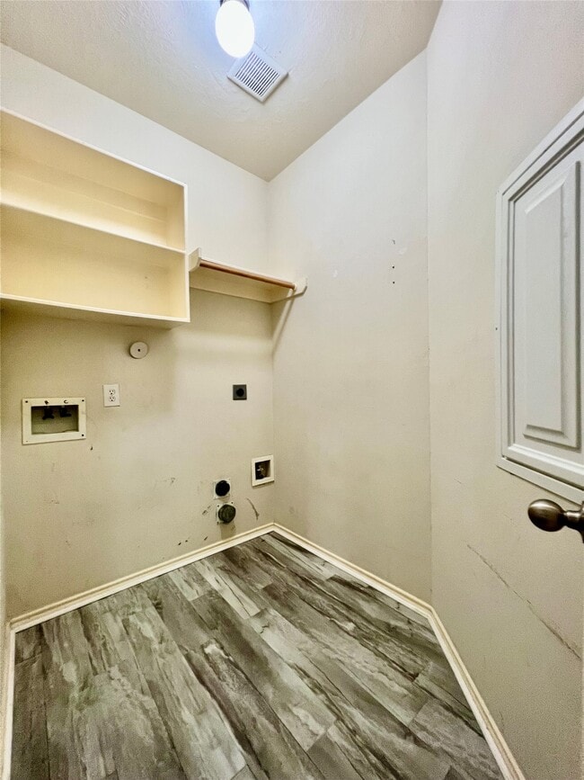 Building Photo - 3210 Blue Bonnet Dr