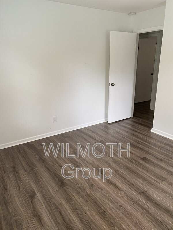 Building Photo - 10336 Orchard Park Dr N