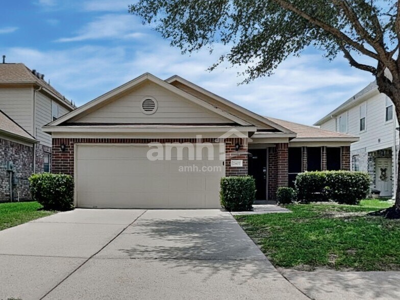 Primary Photo - 2407 Aspen Dale Dr