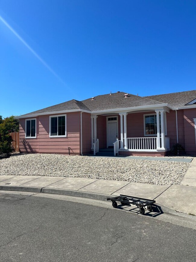 Building Photo - 2065 Banjo Dr