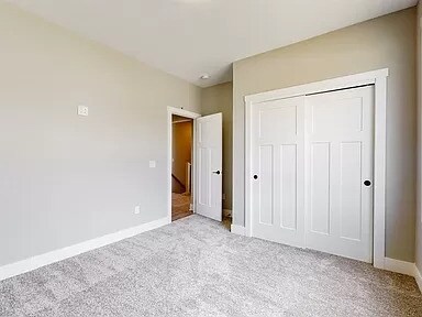 Building Photo - 520 Meadows Ct