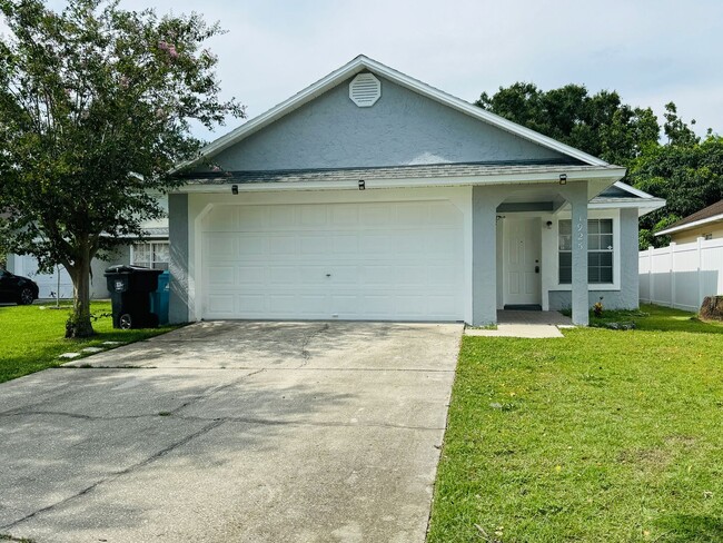 Building Photo - Beautiful 3br 2ba fenced home!