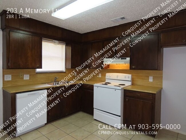 Building Photo - 203 Memory Ln