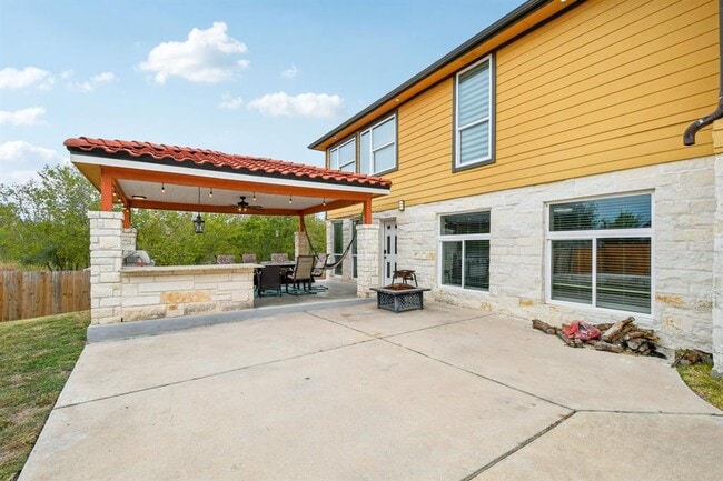 Building Photo - 18205 Great Falls Dr