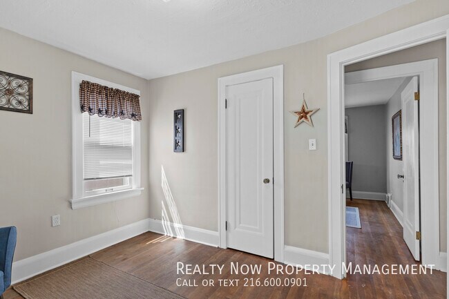 Building Photo - 3276 Tullamore Rd