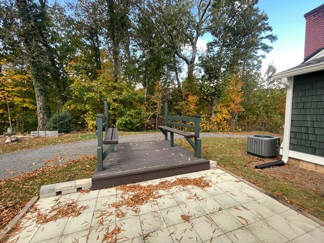 Building Photo - Charming 3 Bed / 1 Bath Bungalow – Prime Location Near Downtown Hickory