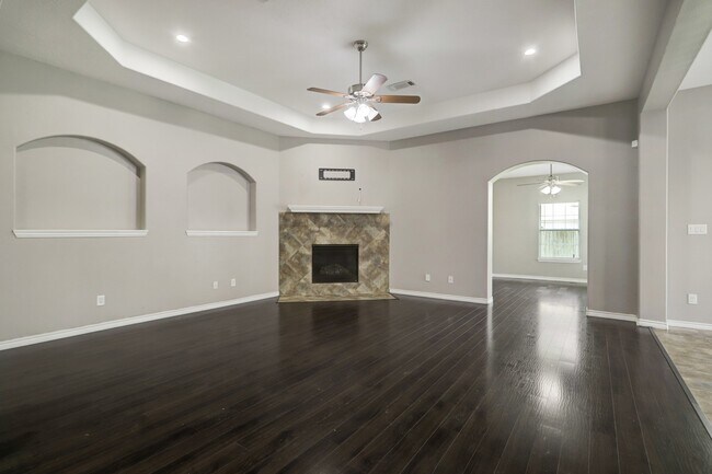 Building Photo - 2707 Lake Breeze Ln
