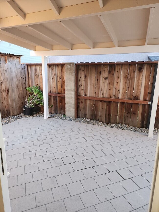 Building Photo - 1609 Cashmere Dr