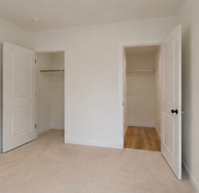 Building Photo - 403 Soapberry Tree Ct