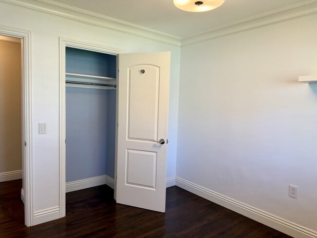 Building Photo - 1586 Stapleton Ct