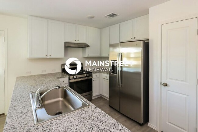 Building Photo - 3 Bedroom Pet-Friendly Home in San Antonio...