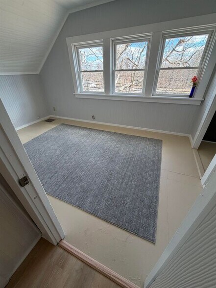 Building Photo - 303 N State