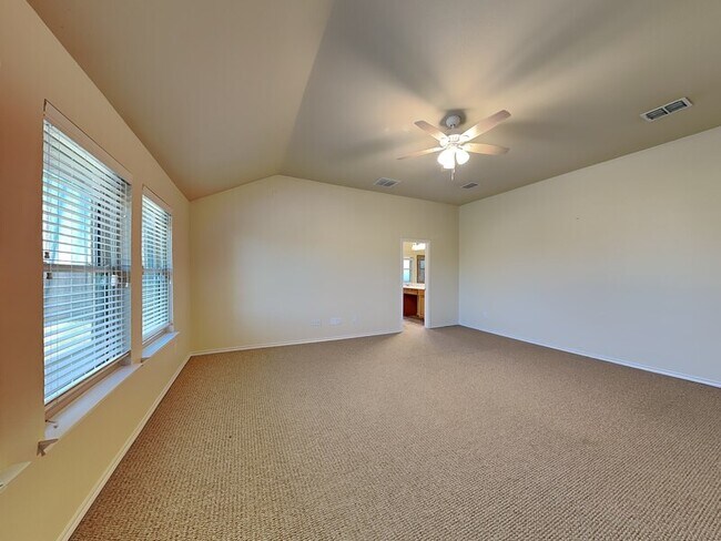 Building Photo - 1032 Bending Oak Dr