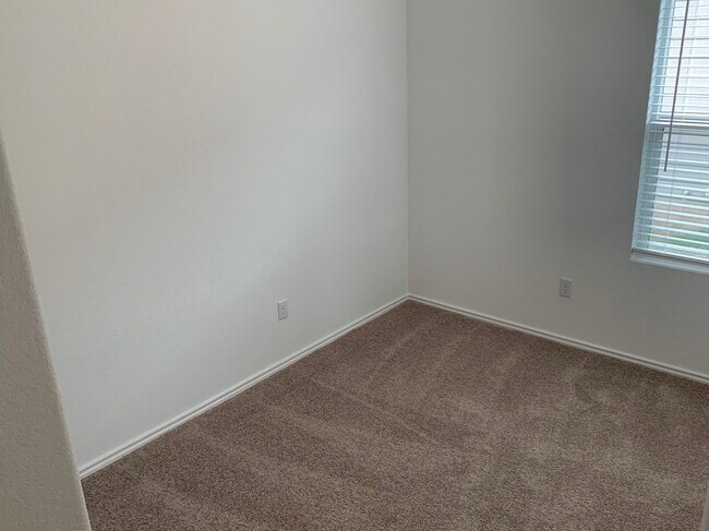 Building Photo - 414 Bullhead Rd
