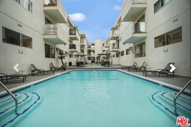 Building Photo - 960 Larrabee St