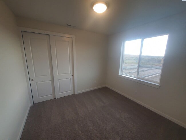 Building Photo - Brand New South Orchard Subdivision Rental