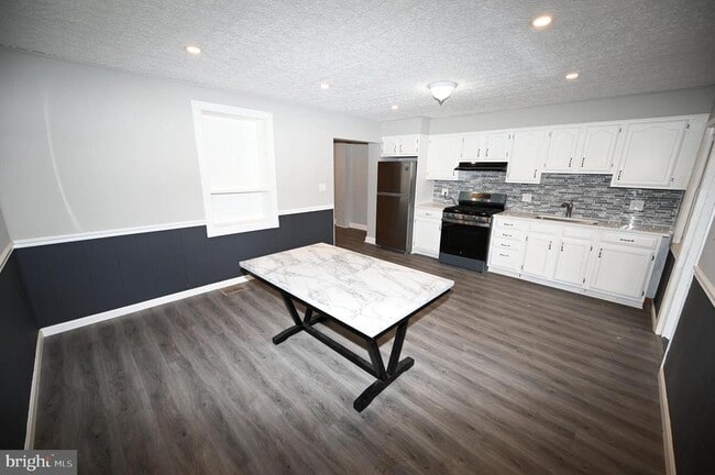 Building Photo - 2952 Sollers Point Rd