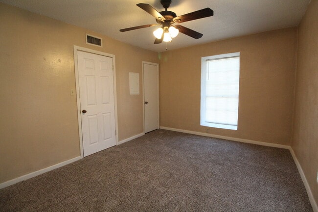 Building Photo - Waterfront Condo with Pensacola Bay Views – Updated 1BR in Quiet Southeast Community | Minutes to...