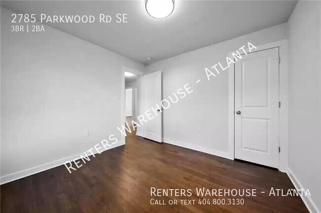 Building Photo - Gorgeous RENOVATION! 3 Bedroom in Heart of...