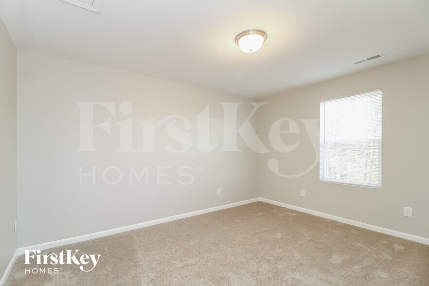 Building Photo - 231 Creekstone Ct