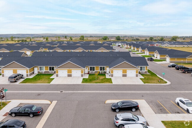 Attached garage/driveway