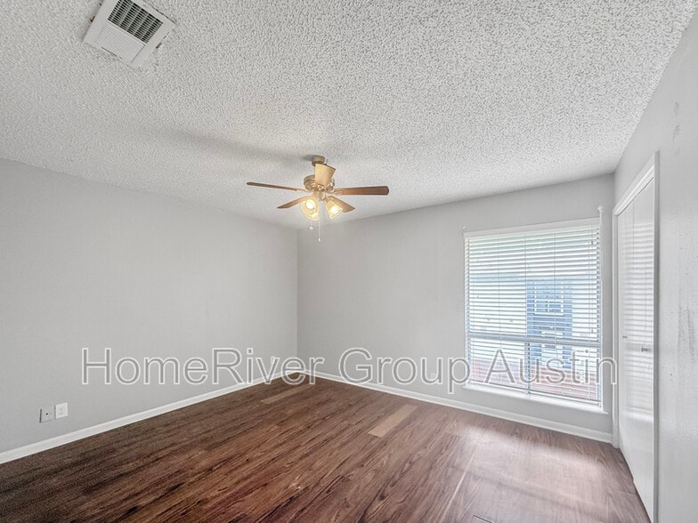 Building Photo - 1911 Hearthstone Dr