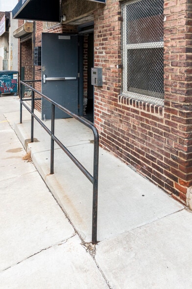 Mail Room / Hamilton St Entrance - 1220 Buttonwood St