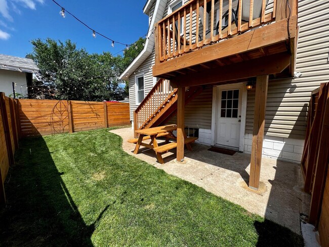 Building Photo - 1509 Clark St