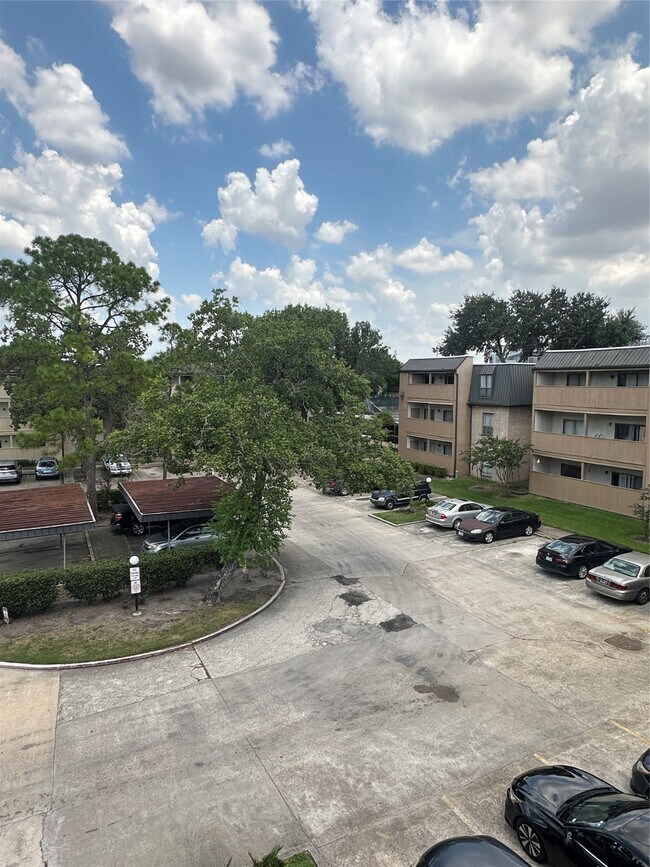 Building Photo - 8421 Hearth Dr