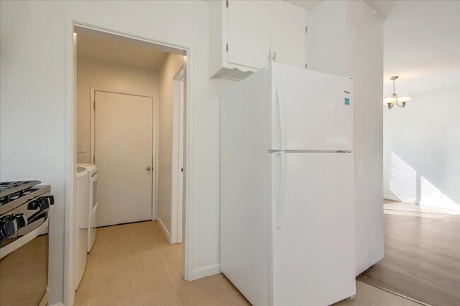 Building Photo - 11856 Beatrice St