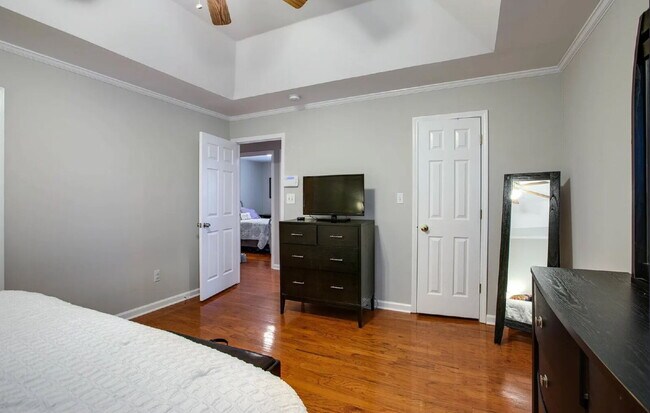 Building Photo - 1713 Greenwood Ave