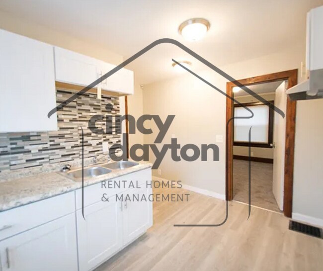 Building Photo - 3925 E 3rd St