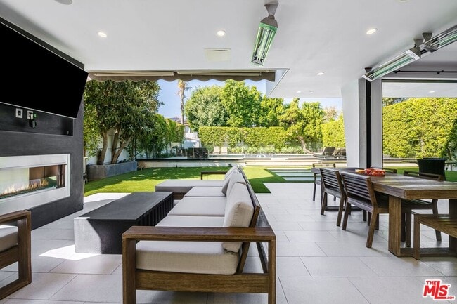 Building Photo - 5101 Rubio Ave