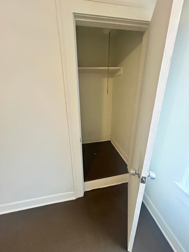 Building Photo - 2922-2924 Ruckle Street