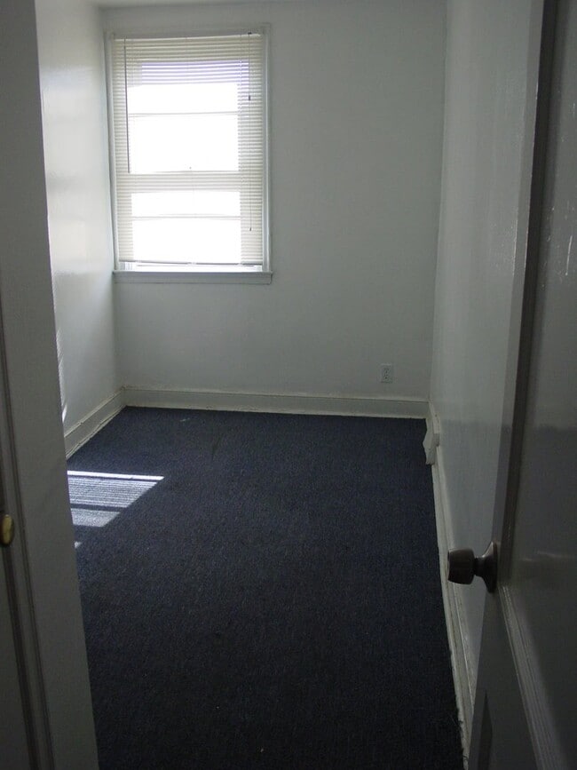 Building Photo - Large Home - Mayfair