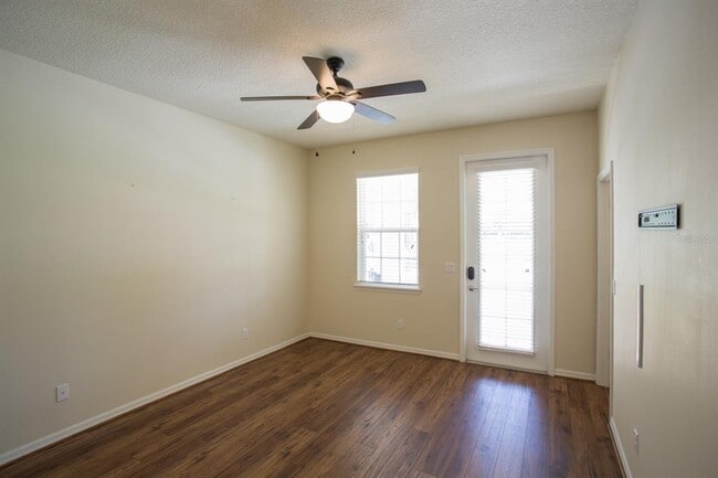 Building Photo - 12105 Breda Ln