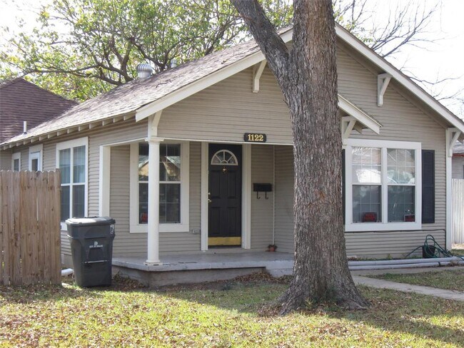 Building Photo - 1122 Newport Ave