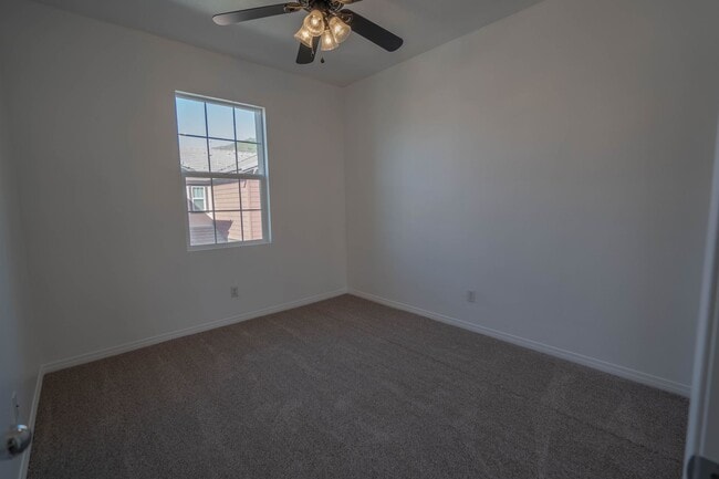 Building Photo - COMING SOON! Santa Clarita 3-Bedroom River...