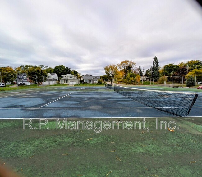 Building Photo - 2700 Dale St N