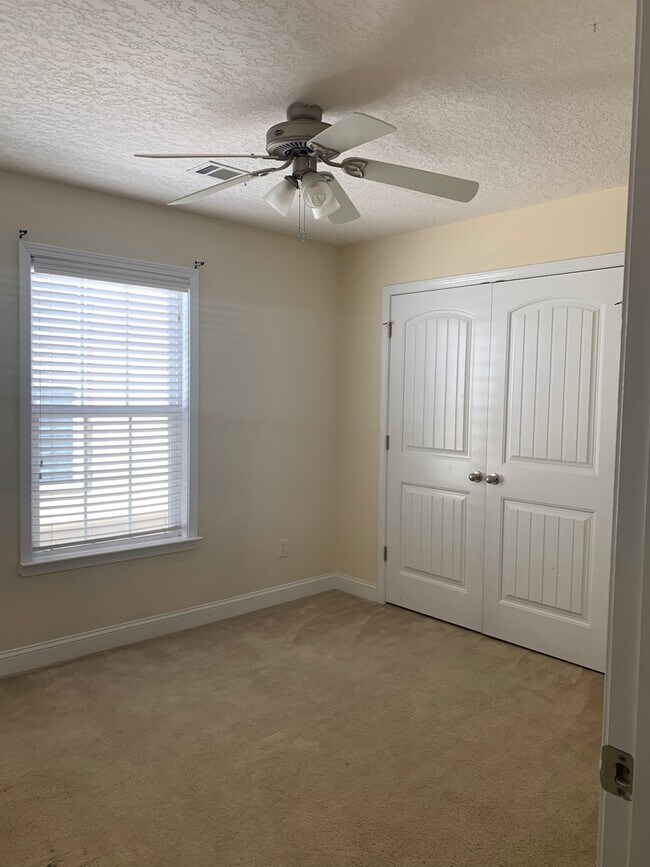 Building Photo - 408 Bradwell St