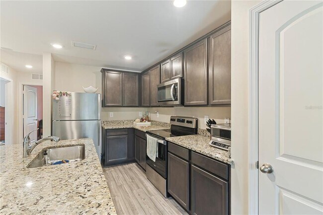 Building Photo - 3609 Markle Ave
