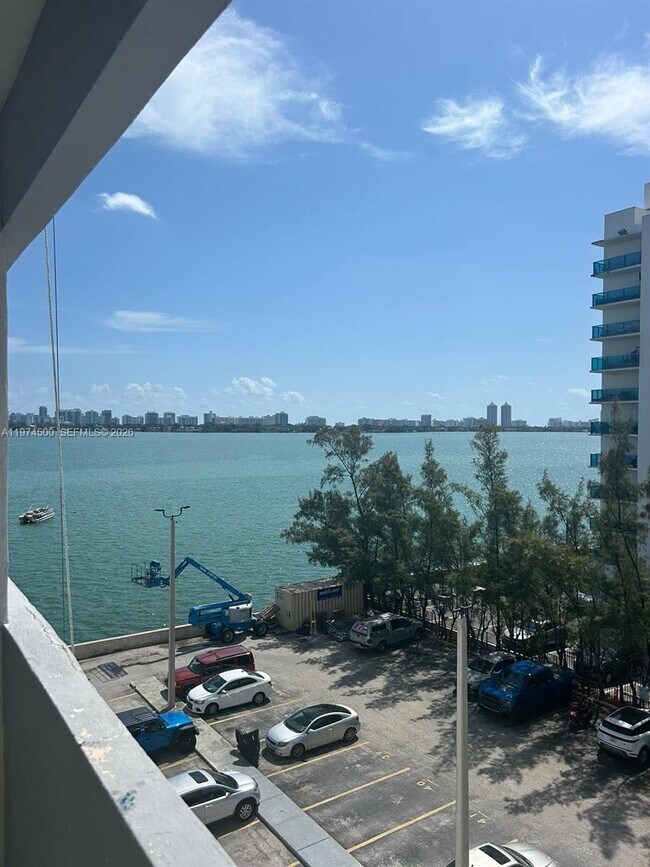 Building Photo - 7545 E Treasure Dr