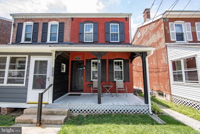 Building Photo - 540 S Adams St
