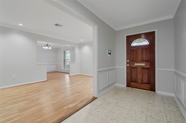 Building Photo - 1067 Lehman St