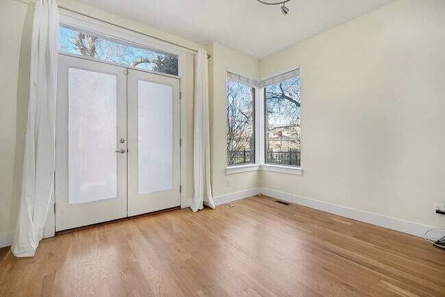 Building Photo - Gorgeous 3 bed 3.5 bath Home Available in Platt Park!