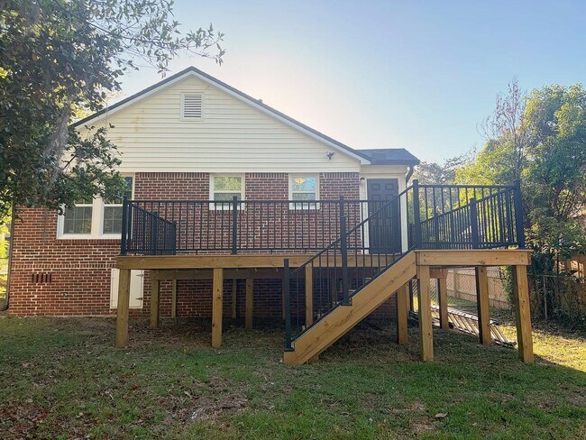 Building Photo - 406 Talaflo St