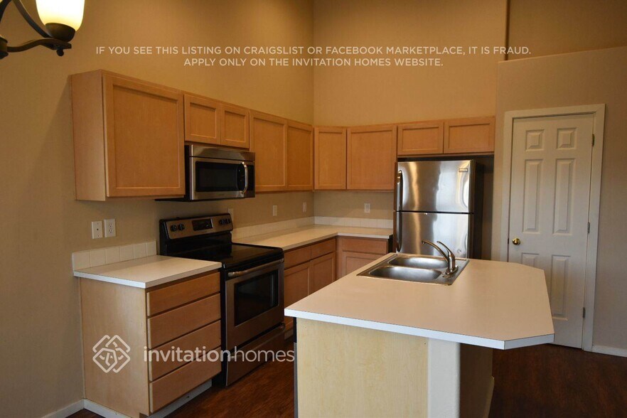 Building Photo - 6812 76th Dr NE