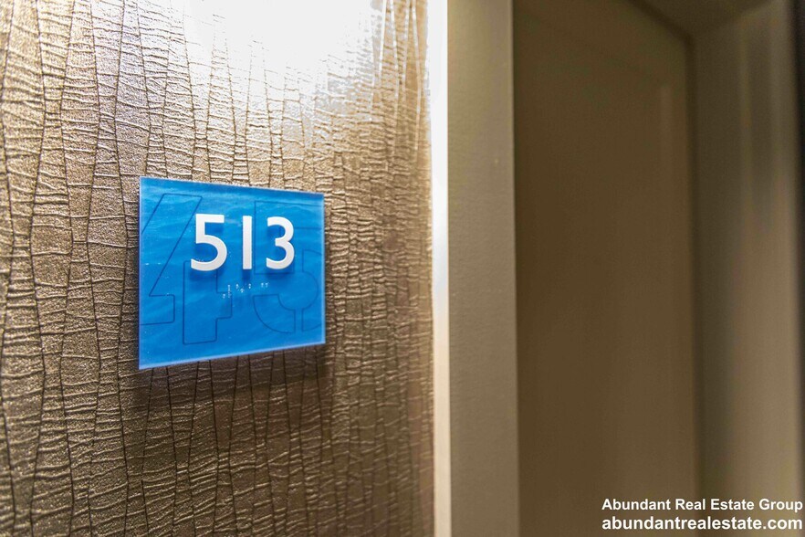 Building Photo - 45 Lewis St