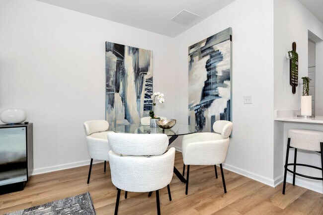 Building Photo - BRAND NEW 3 Bed 2.5 bathroom townhomes in Madison!