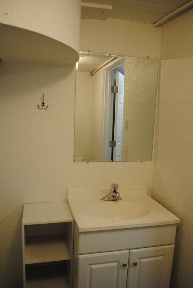 Building Photo - 541 S Walker Ave